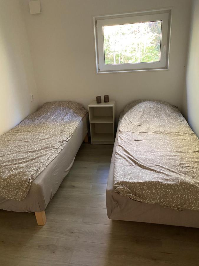 Sjoelanda Apartment Sjuntorp Bagian luar foto