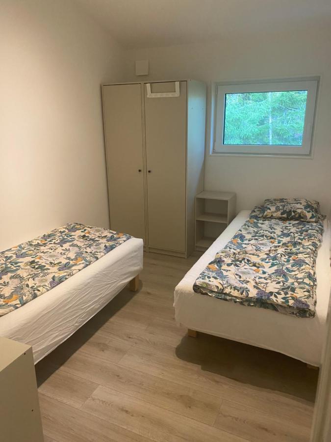 Sjoelanda Apartment Sjuntorp Bagian luar foto