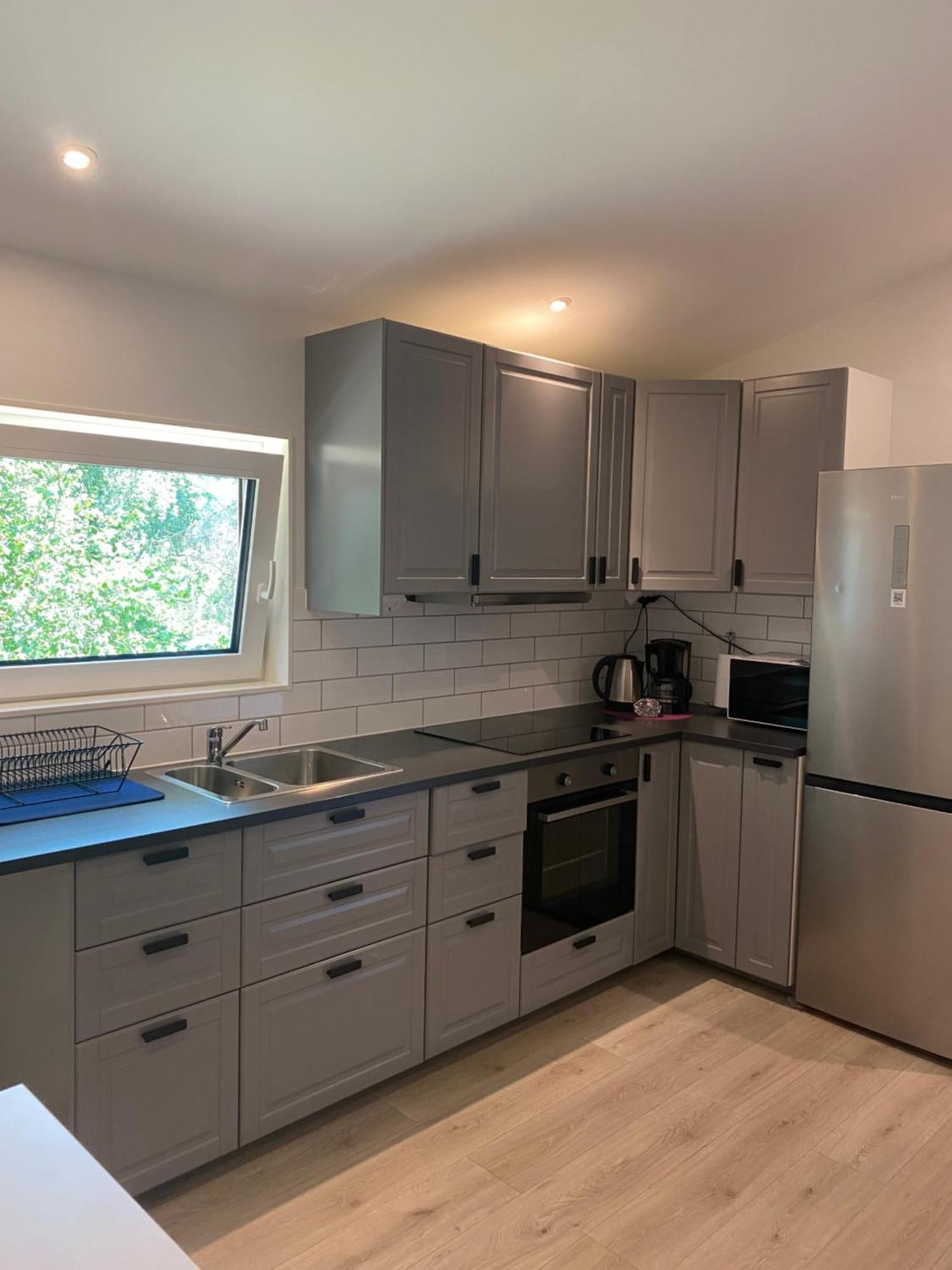 Sjoelanda Apartment Sjuntorp Bagian luar foto
